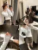 Top Base de Encaje Blanco Puro Deseo para Mujer Otoño Invierno Ropa Interior Cuello en V Manga Larga Nuevo Estilo Versátil Tejido Delgado