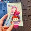 Chaveiro Autêntico Desenho Animado Shin-Chan Dimensão Dinâmica Pingente de Mochila Chaveiro de Casal Decoração de Bolsa