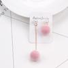 Meng Doudou Estilo Japonés y Coreano 2023 Otoño e Invierno Nuevos Aretes de Zirconia Aretes de Bola de Felpa Aretes de Perlas Asimétricos