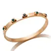 Pulseira de Aço Titânio de Nicho Transfronteiriça Que Não Desbota, com Estrela de Cinco Pontas, Diamante Verde, Diamante Branco, Joias PVD, Luxo Leve, Alta Qualidade, Estilo do Fecho