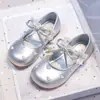 Novos Sapatos de Couro com Renda para Crianças na Primavera de 2026 para Meninas, Mocassins Doces para Crianças Pequenas, Sapatos de Solado Macio