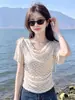 Camiseta feminina de manga curta com gola babados de bolinhas, estilo doce, nicho, reduz a idade, novo modelo de verão 2026, top versátil plissado que afina