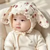 Gorro para bebé de conejo de orejas largas, otoño e invierno, talla pequeña, con cordones y ribete de encaje, diseño que cubre las orejas, a prueba de viento y cálido, adecuado para bebés