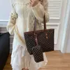 Bolsa de Mão Feminina Estampada Retro Nova 2025 Grande Capacidade Bolsa Tote Feminina Casual Ombro Único Bolsa para Sogra