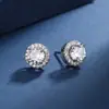Transmisión en vivo de TikTok y Kuaishou: Aretes de moissanita simulada, aretes de zirconio seis garras corazón-flecha, aretes de moissanita al por mayor