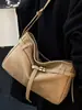 Bolso de Gran Capacidad para Mujer 2025 Nuevo Estilo Retro Invierno Bolso Cruzado de Aspecto Elegante Casual para Hombro Bolso de Viaje