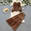 Conjunto de cárdigan y falda de estilo francés con ajuste suave en la cintura para mujer, atuendo de dos piezas slim-fit para otoño, camisa versátil de manga larga para mujer
