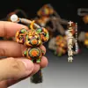 Arcoíris Madera Maciza Tallada Signo Zodiacal del Año de la Oveja Traje Tang Borla Llavero Colgante Decoración de Bolso Artesanía de Madera