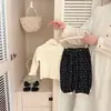 Pantalones de linterna florales vintage estilo coreano para niñas, pantalones joggers casuales holgados de moda de otoño con ribete de encaje para bebé, para uso en exteriores