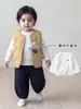 Conjunto de inverno moderno e estiloso para meninos: colete quente, jaqueta de plumas, camiseta básica, calça xadrez, conjunto de três peças para o inverno