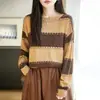 Outono/Inverno 2026 Novo Tricô Fino de Lã Gola Redonda Manga Longa Feminino Bloco de Cores Lantejoula Solto Pulôver Camisa Base