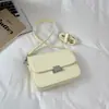 Bolso pequeño cuadrado estilo vintage para debajo del brazo, nuevo bolso de hombro simple de moda primavera 2026, bolso tofu moderno y elegante, bolso cruzado