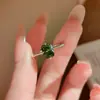 Anillo de Botella de los Deseos Estilo Minimalista Retro Old Money con Diamante de Alto Carbono Paraíba Azul Tanzanita y Piedra Preciosa Verde Oliva Anillo para Mujer