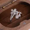 Anel Aberto Cruzado Shein Popular Flor de Diamante Microincrustado em Cobre, Feminino, Doce e Anel-Pulseira Ajustável