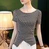 Off-neck brilhante seda xadrez T-shirt feminina manga curta irregular houndstooth elegante top camisa pequena 2022 verão Novo