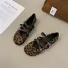 Zapatos Transpirables de Punta Dividida para Mujer 2026 Planos de Corte Bajo Nuevos Zapatos Mary Jane Retro Franceses de Ballet Otoño con Tira Cruzada