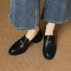Novedades de Octubre~ Mocasines para Mujer Hechos de Piel de Oveja de Primera Capa con Punta Redonda y Forro de Felpa, Estilo Otoño 2026, Zapatos de Tacón Grueso con Tacón Alto Camelia