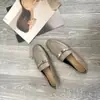 Versión de piel de vaca son mocasines de cuero genuino súper cómodos para mujer hebilla francesa puntera cuadrada retro zapatos planos de un solo color slip-on zapatos pequeños de cuero