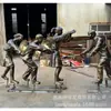 Parque de Esculturas em Bronze de Personagens Hengbaofa Escultura de Personagens Divertidos para Crianças Escultura de Criança Segurando Águia Estátua de Bronze
