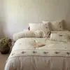 Flores vintage~ Juego de cuatro piezas bordado de algodón y lino, absorbente de sudor y transpirable, sábana y funda de edredón de algodón y lino puro para ropa de cama del dormitorio principal