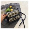 Bolso pequeño de moda de verano para mujer 2023, nuevo bolso cuadrado pequeño y portátil de moda, popular bolso bandolera de pata de gallo