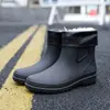 Botas de lluvia de moda transfronterizas para hombre, suela gruesa, resistentes al desgaste, antideslizantes, de goma, impermeables, botas de lluvia para cocina, zapatos de pesca para exteriores para hombre