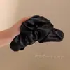 Pinza Grande de Brillo Satén de Alta Calidad Pinza para el Cabello de Nube Plisada de Lujo Ligero Pinza de Tiburón para la Parte Posterior de la Cabeza