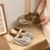 Sapatos Mary Jane femininos de novo estilo com aumento interno de altura, bico redondo, sola macia, corte baixo, sapatos de trabalho 2026, design xadrez tecido