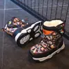 Diretamente do fabricante, botas de neve quentes de inverno forradas com pelúcia de cano alto para crianças, botas de algodão antiderrapantes para meninos mais velhos, sapatos de algodão para atividades ao ar livre