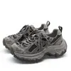 Zapatos de papá de suela gruesa estilo coreano para mujer que aumentan la altura, zapatillas casuales versátiles nuevas de otoño 2026, zapatos de mujer modernos cómodos con cordones