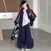 Conjunto deportivo para niñas, colección otoño/invierno 2026, sudadera y chaqueta nuevas y elegantes para estudiantes de secundaria, conjunto de dos piezas para niños para primavera y otoño