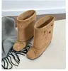 Botas curtas femininas de duas vias com aumento de altura oculto Novo Estilo Outono/Inverno 2026 Botas da Moda Maillard de Solado Grosso Botas Enrugadas Empilhadas Emagrecedoras