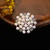 Broche Coreano Japonês de Venda Quente Transfronteiriça Flor de Diamante Incrustada com Pérolas de Alto Padrão Pin Anti-Exposição Acessórios para Casaco Terno