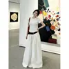 Camiseta Blanca de Manga Corta y Cuello Redondo para Mujer 2026, Color Sólido, Tacto de Alta Gama, Adelgazante, Hombro Normal, Manga Corta de Verano