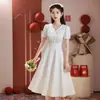 Vestido branco petite para mulheres, luxo leve, elegante, com mangas bufantes, acinturado, modelador, adequado para cerimônias de registro
