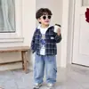 Conjunto de ropa de otoño para bebé, ropa elegante para niños y niñas de primavera y otoño, conjunto de tres piezas con capucha a cuadros, nueva ropa para niños 2026