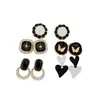 Set de Aretes de Flor con Perlas y Tachuelas de Diamante Aguja Plateada, Aretes Versátiles Elegantes Vintage para el Día a Día, Aretes de Lujo Ligero de Gama Alta para Mujeres