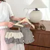 Conjunto de Duas Peças com Suspensório Xadrez Retrô para Meninas, Macacão Curto com Babados e Renda Patchwork para Bebê, Moda de Verão