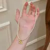 Collar de Caballo Rojo Incrustado de Diamantes para el Año de Nacimiento, Cadena Clavicular de Lujo Ligero de Nicho, Accesorio de Moda y Versátil para Mujeres con un Toque de Alta Gama