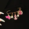 Broche Colgante de Mariposa Rosa Corazón de Melocotón Cinta Hermana Cuidado de Senos Europeo y Americano Transfronterizo Broche de Perla Blanca