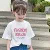 Camiseta de Manga Corta con Estampado de Letras de Dibujos Animados de Verano, Elegante Nuevo Diseño de Verano 2026 para Niñas, Top de Algodón Puro