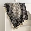 Bufanda Chal de Imitación Cachemir Jacquard Cruzado 185*65 con Diseño Floral de Pájaros y Cuadros Capa Cálida Ropa Exterior Fabricante de Comercio Exterior Venta al por Mayor