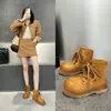 Botas de Cano Curto com Salto Grosso Estilo Francês Outono 2026 Femininas Sola Grossa Botas Martin Femininas Botas Cool Estilo de Rua para Motociclista Calçados Modernos para Estudantes