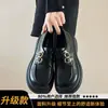 Sapatos femininos de couro 2026 novo modelo, de sola grossa, retrô, mocassins da moda, estilo britânico, pretos, sapatos de sola única antiderrapantes
