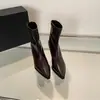 Botas de Salto Alto Chuyuji para Tornozelo Outono/Inverno 2026 Novas Botas de Tornozelo Versáteis Europeias e Americanas Bico Fino Botas Slim Retrô Salto Fino Preto