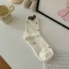 Calcetines de Oso Pequeño Femeninos Calcetines de Media Pantorrilla Primavera y Otoño Ins de Moda Lindos Dibujos Animados 3D Calcetines Largos