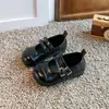 Sapatos Mary Jane Baixos para Meninas Meninas 2026 Primavera/Outono Novo Estilo Coreano Sapatos de Princesa Retrô Solado Macio Sapatos Feijão Sapatos Pequenos de Couro