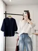 Camisa de renda com retalhos e decote V vazado, elegante, moderna, versátil, requintada, estilosa, essencial para sessões de fotos, camiseta única e bonita
