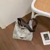 Bolso de Mujer Casual de Gran Capacidad, Moderno, Sencillo y Elegante 2026 Nuevo Diseño de Nicho Bolso de Hombro para el Trabajo Bolso Tote