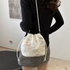Bolso Nicho de Moda Versátil Casual para Mujer 2026 Nuevo Verano Elegante Bolso Cruzado Tela de Nylon Bolso de Cubo de un Solo Hombro